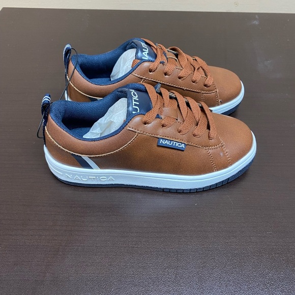 Nautica Graves / Tan / Navy / Boys / low lace-up Retail $40 - Picture 6 of 7